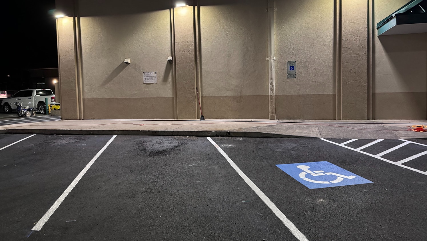 ada compliance parking spots for O'Reilly Auto Parts